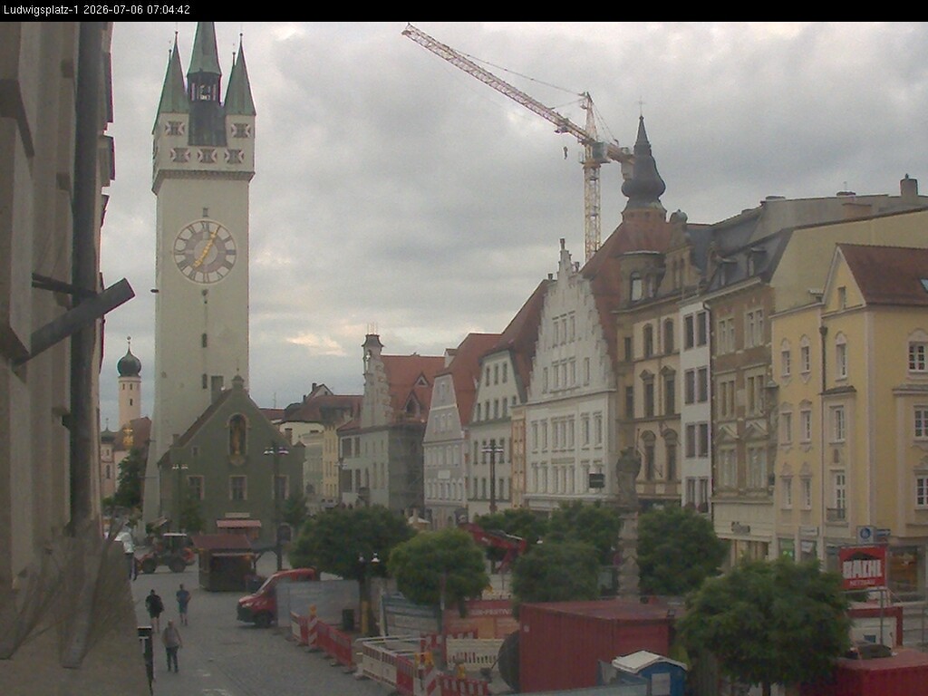 Archiv Foto Webcam Straubing: Blick auf den Stadtturm und Ludwigsplatz