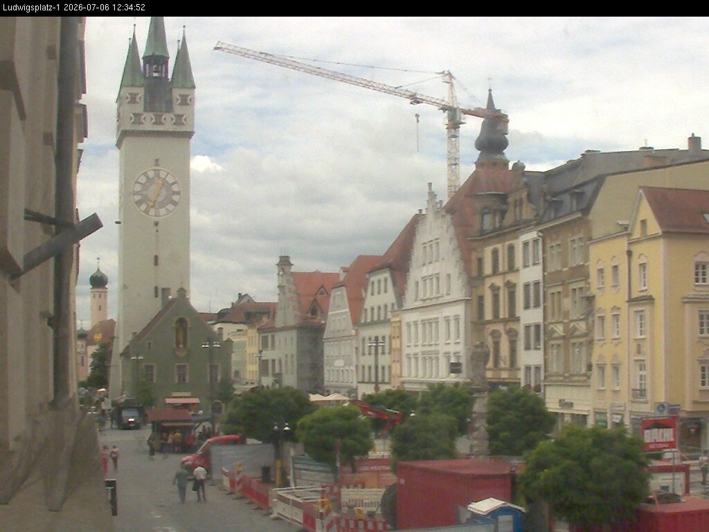 Archiv Foto Webcam Straubing: Blick auf den Stadtturm und Ludwigsplatz