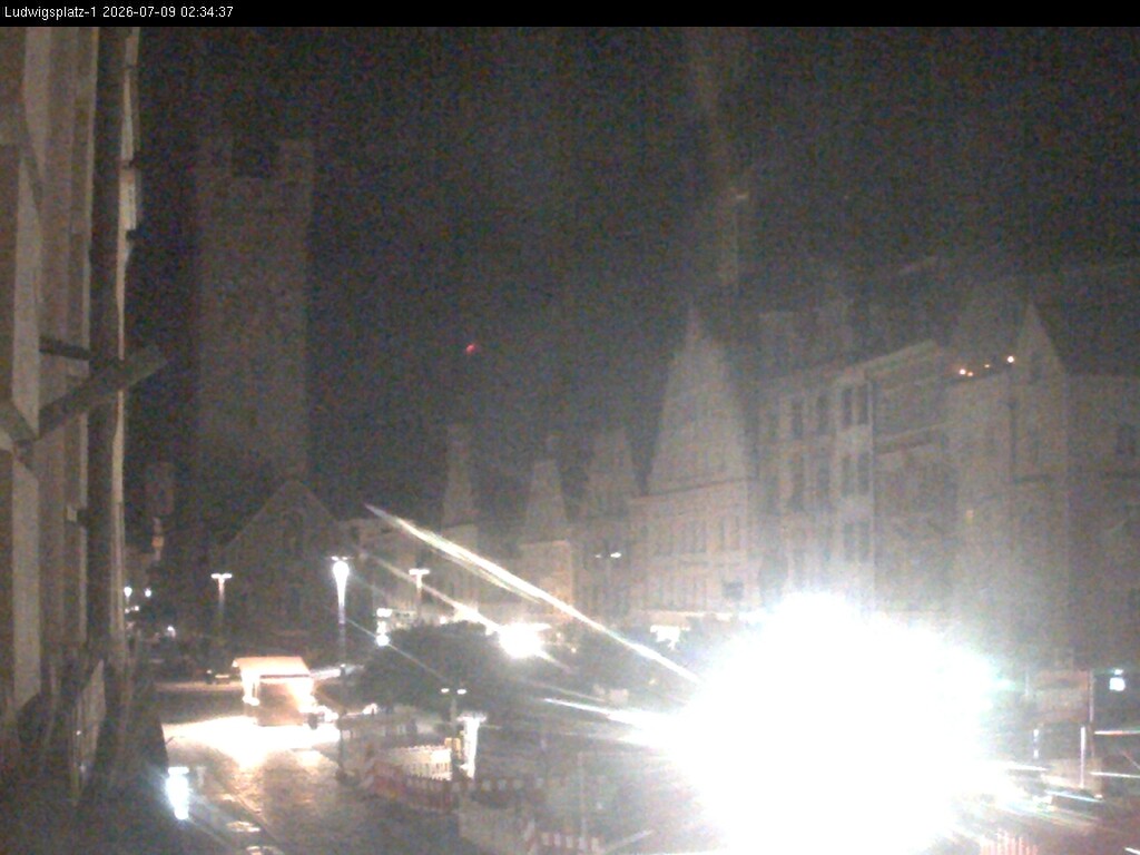 Archiv Foto Webcam Straubing: Blick auf den Stadtturm und Ludwigsplatz