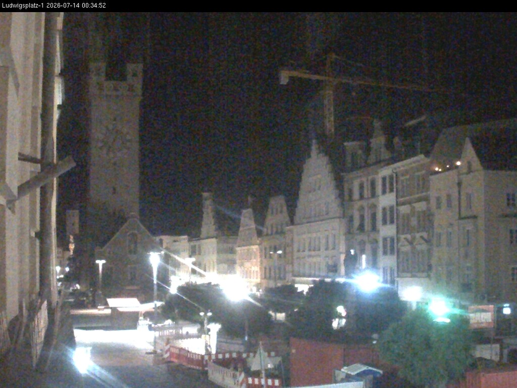 Archiv Foto Webcam Straubing: Blick auf den Stadtturm und Ludwigsplatz