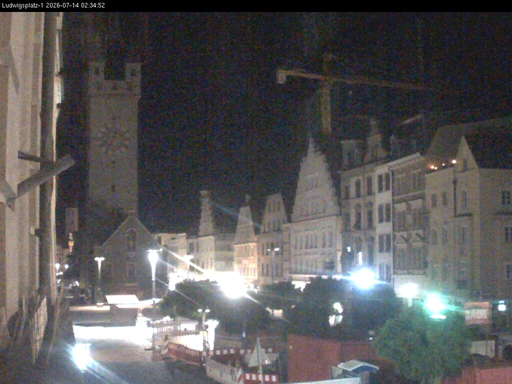 Archiv Foto Webcam Straubing: Blick auf den Stadtturm und Ludwigsplatz