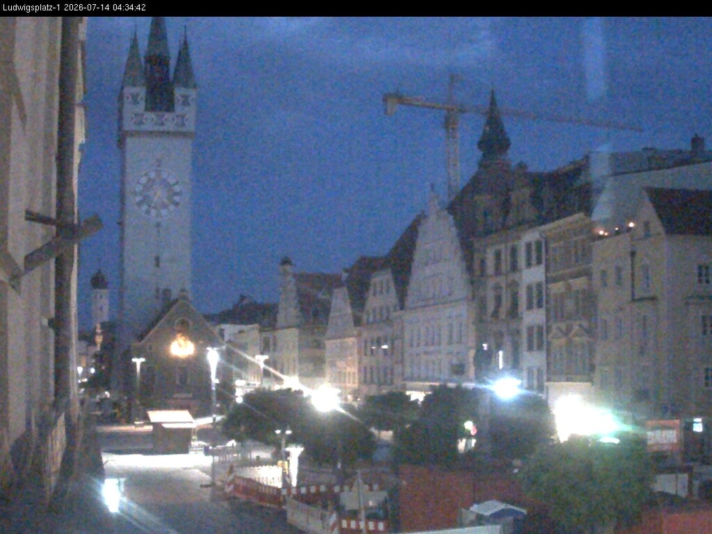 Archiv Foto Webcam Straubing: Blick auf den Stadtturm und Ludwigsplatz
