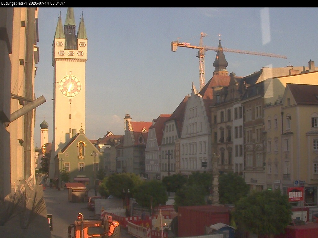 Archiv Foto Webcam Straubing: Blick auf den Stadtturm und Ludwigsplatz