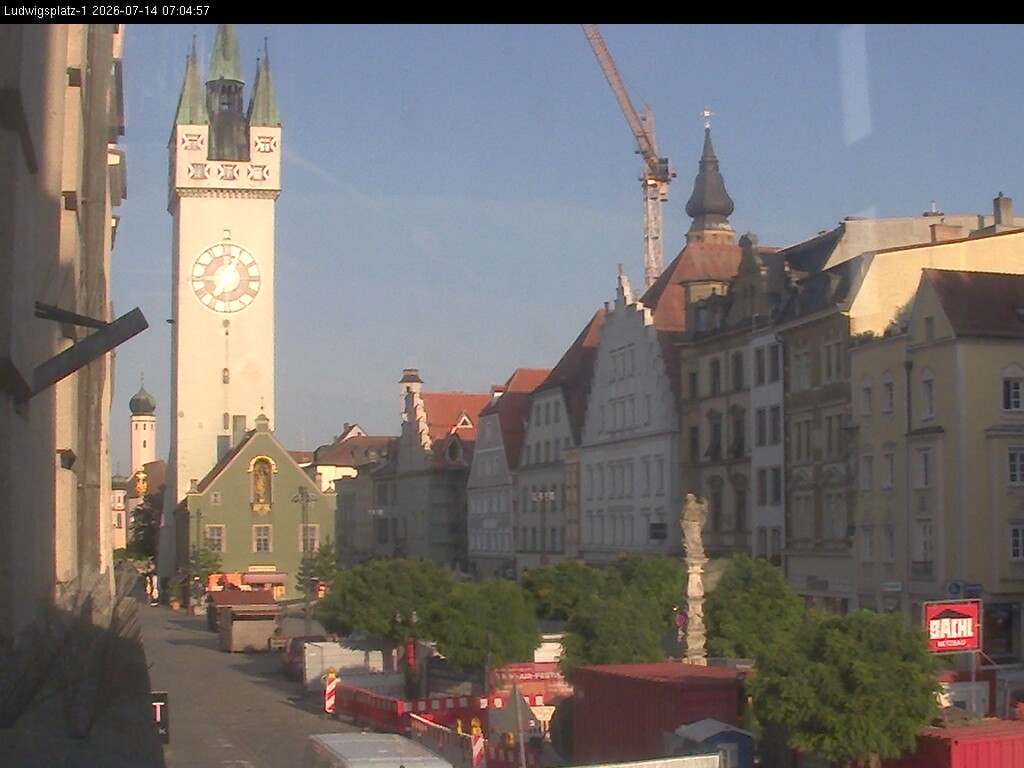 Archiv Foto Webcam Straubing: Blick auf den Stadtturm und Ludwigsplatz