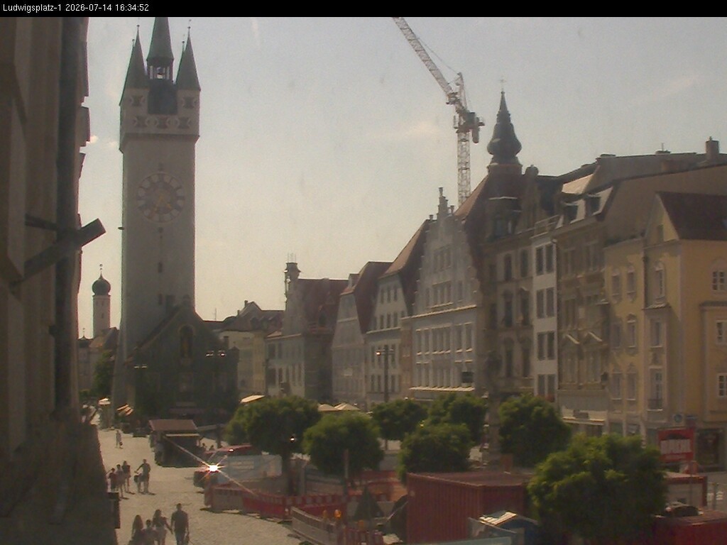 Archiv Foto Webcam Straubing: Blick auf den Stadtturm und Ludwigsplatz