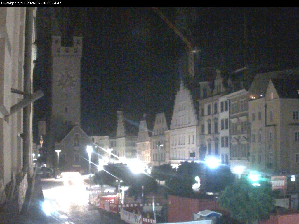 Archiv Foto Webcam Straubing: Blick auf den Stadtturm und Ludwigsplatz