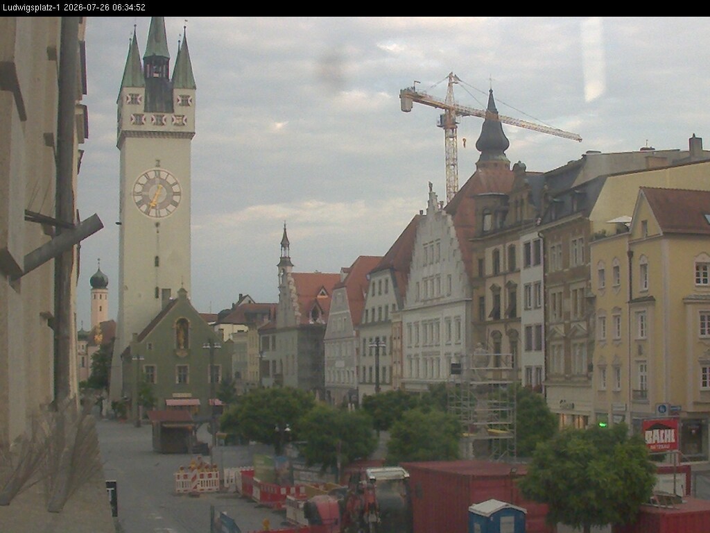 Archiv Foto Webcam Straubing: Blick auf den Stadtturm und Ludwigsplatz