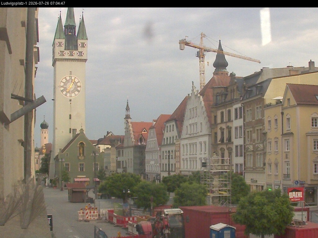 Archiv Foto Webcam Straubing: Blick auf den Stadtturm und Ludwigsplatz