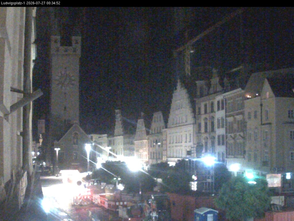Archiv Foto Webcam Straubing: Blick auf den Stadtturm und Ludwigsplatz