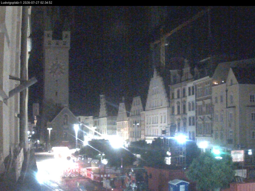 Archiv Foto Webcam Straubing: Blick auf den Stadtturm und Ludwigsplatz