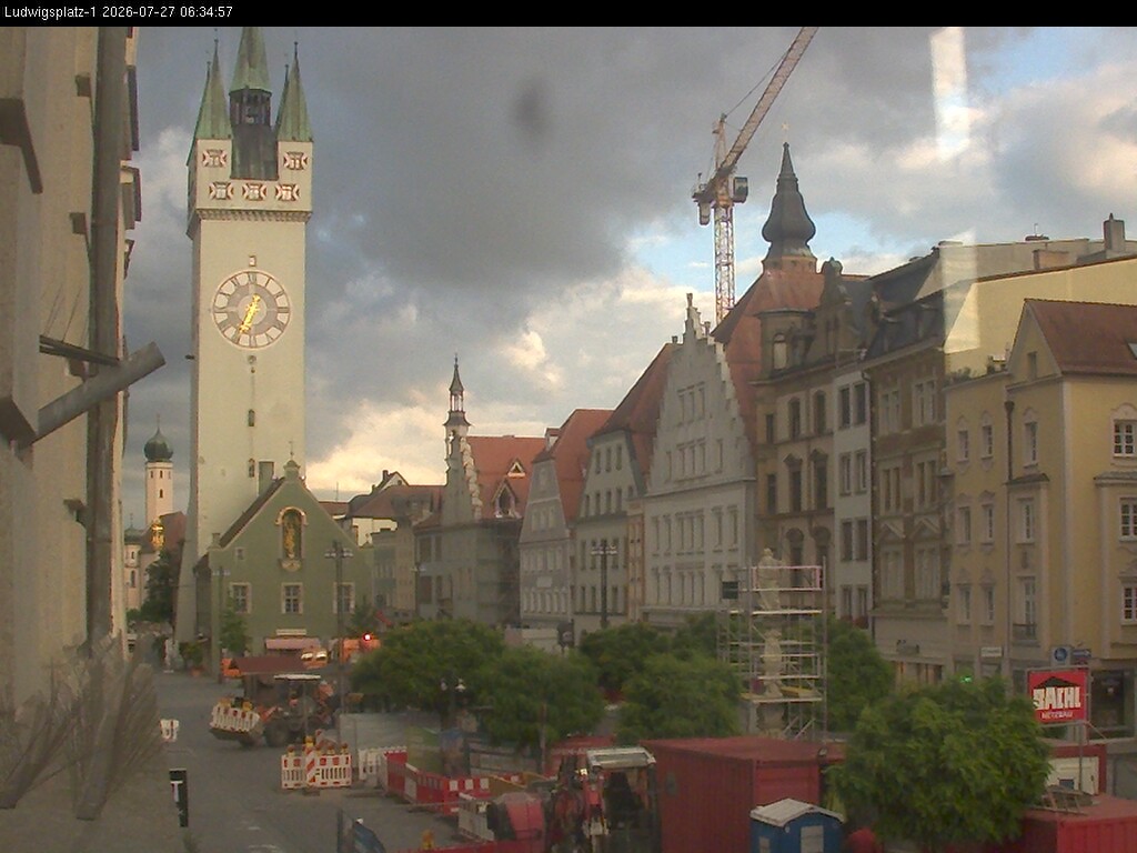 Archiv Foto Webcam Straubing: Blick auf den Stadtturm und Ludwigsplatz