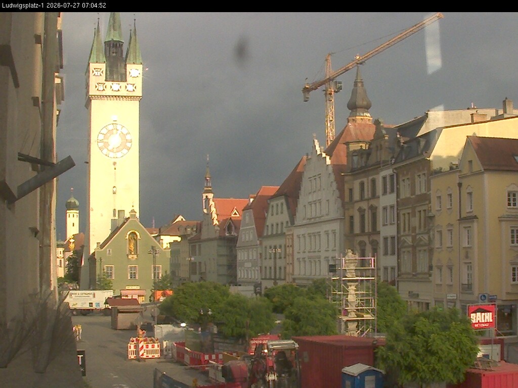 Archiv Foto Webcam Straubing: Blick auf den Stadtturm und Ludwigsplatz