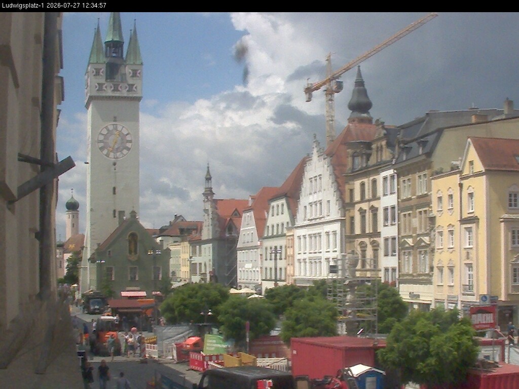 Archiv Foto Webcam Straubing: Blick auf den Stadtturm und Ludwigsplatz