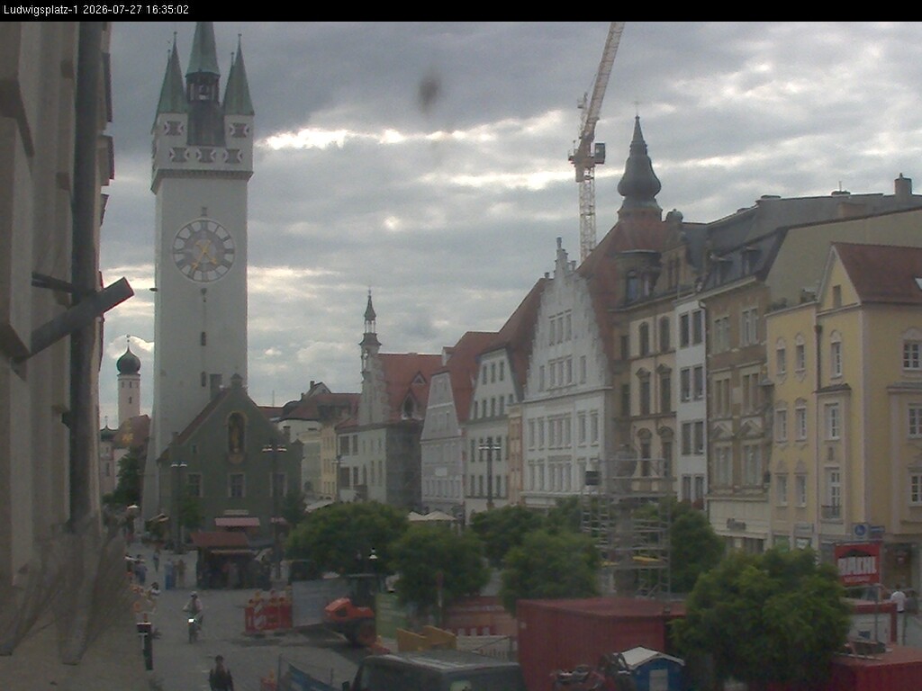Archiv Foto Webcam Straubing: Blick auf den Stadtturm und Ludwigsplatz