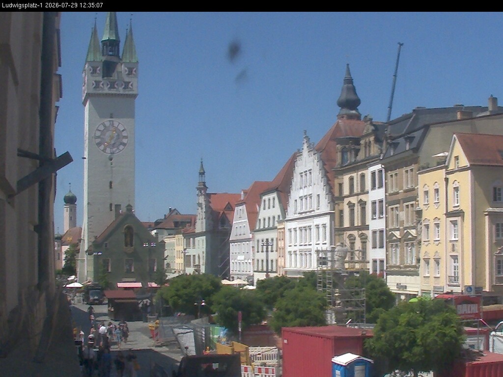 Archiv Foto Webcam Straubing: Blick auf den Stadtturm und Ludwigsplatz