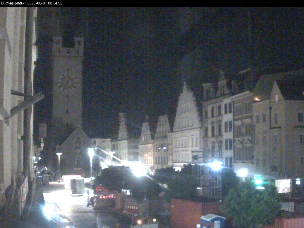Archiv Foto Webcam Straubing: Blick auf den Stadtturm und Ludwigsplatz