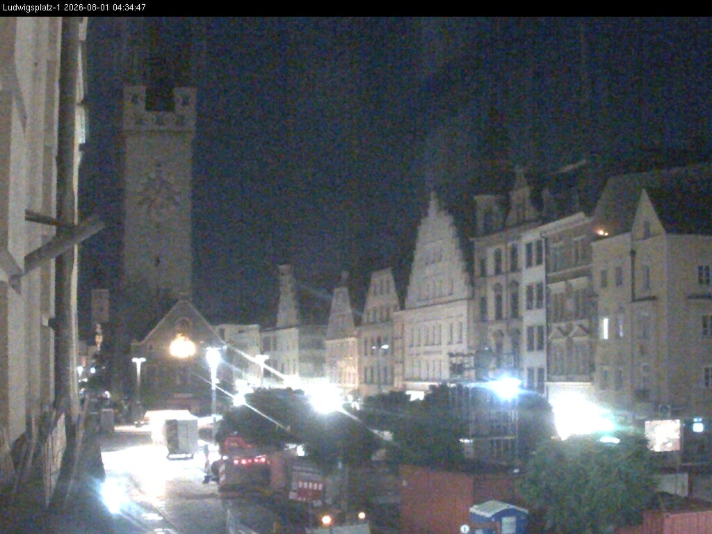 Archiv Foto Webcam Straubing: Blick auf den Stadtturm und Ludwigsplatz