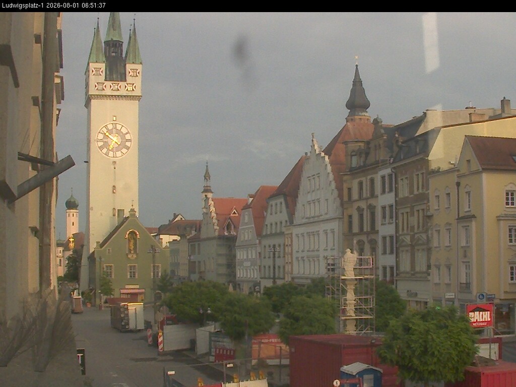 Archiv Foto Webcam Straubing: Blick auf den Stadtturm und Ludwigsplatz