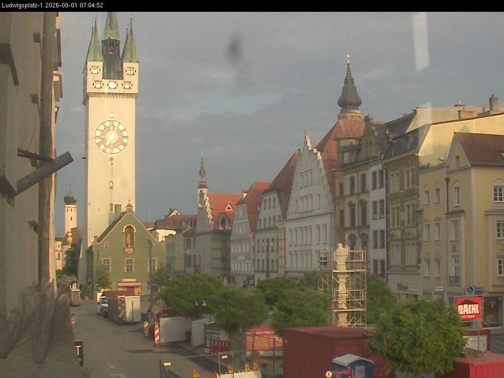 Archiv Foto Webcam Straubing: Blick auf den Stadtturm und Ludwigsplatz