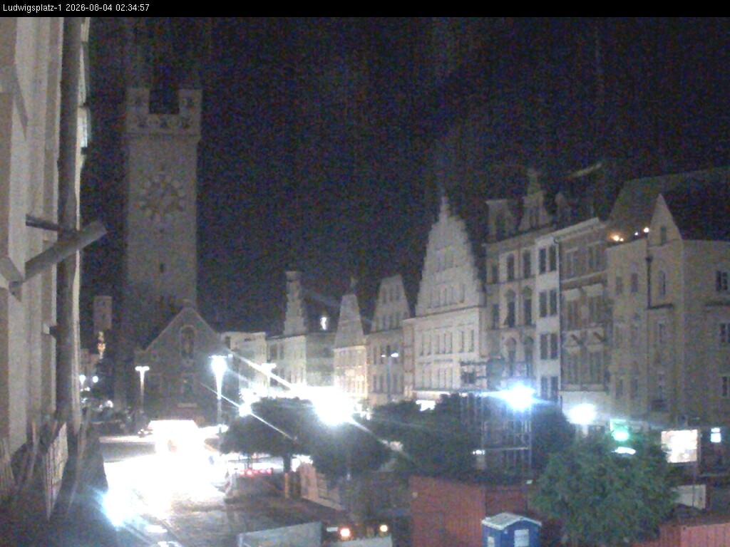Archiv Foto Webcam Straubing: Blick auf den Stadtturm und Ludwigsplatz