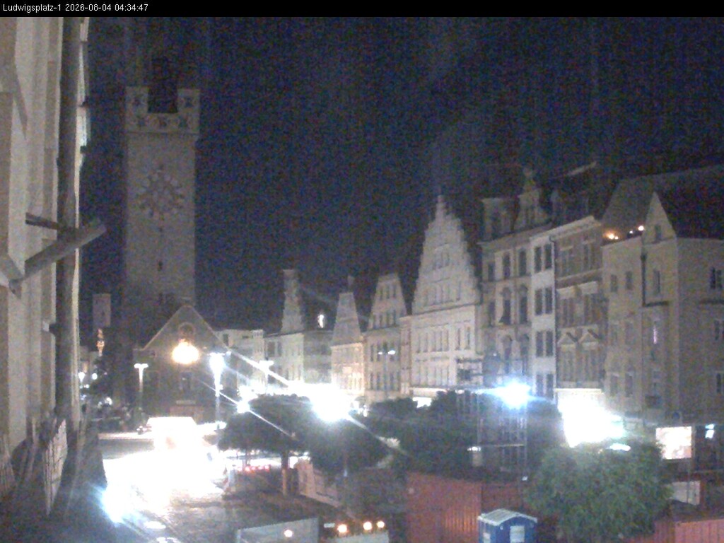 Archiv Foto Webcam Straubing: Blick auf den Stadtturm und Ludwigsplatz