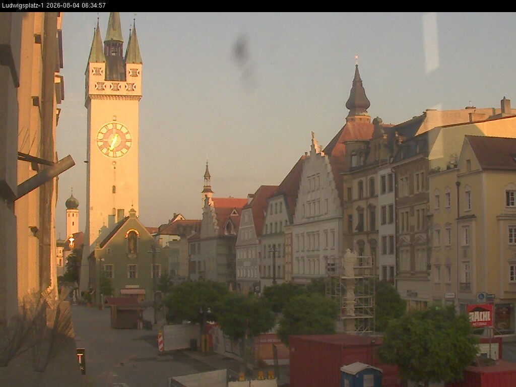 Archiv Foto Webcam Straubing: Blick auf den Stadtturm und Ludwigsplatz
