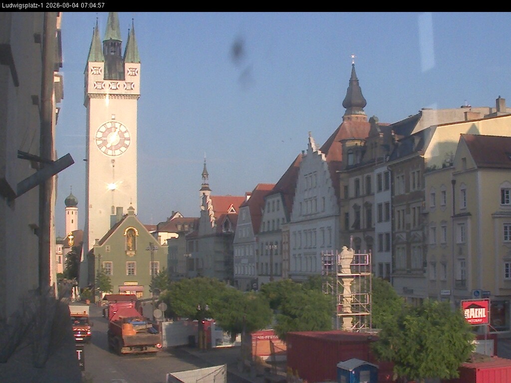 Archiv Foto Webcam Straubing: Blick auf den Stadtturm und Ludwigsplatz