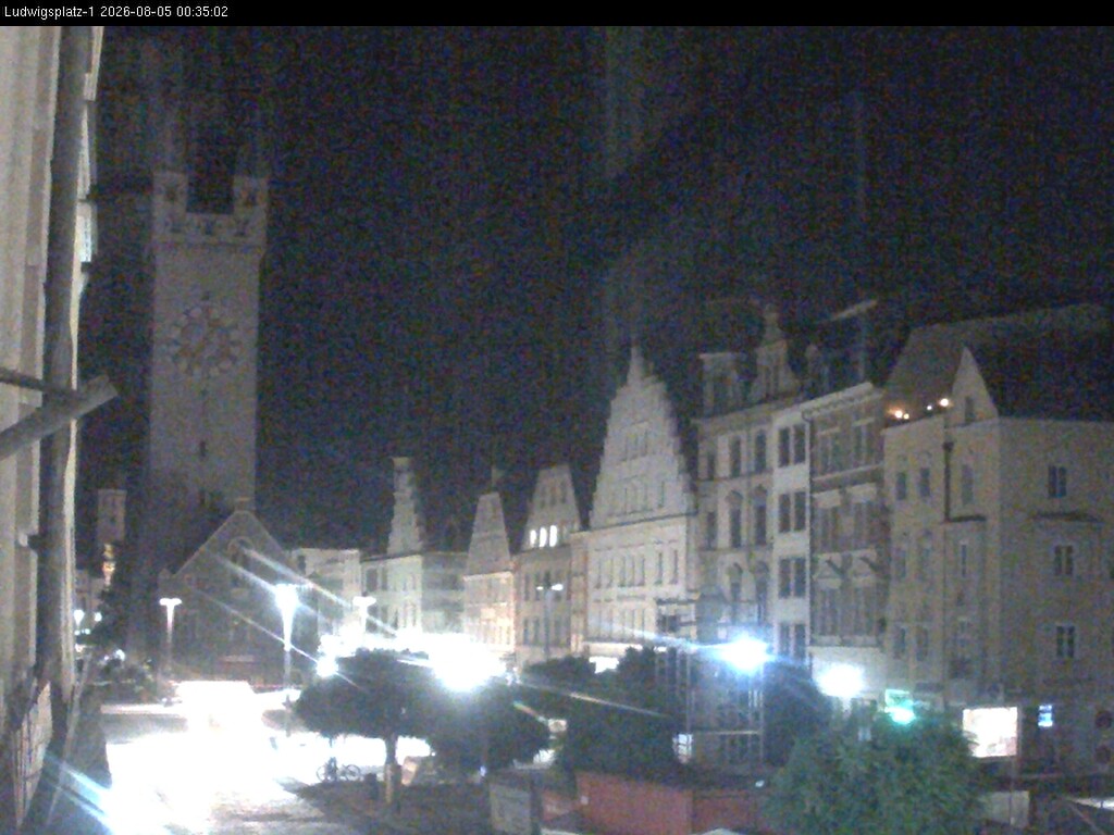 Archiv Foto Webcam Straubing: Blick auf den Stadtturm und Ludwigsplatz