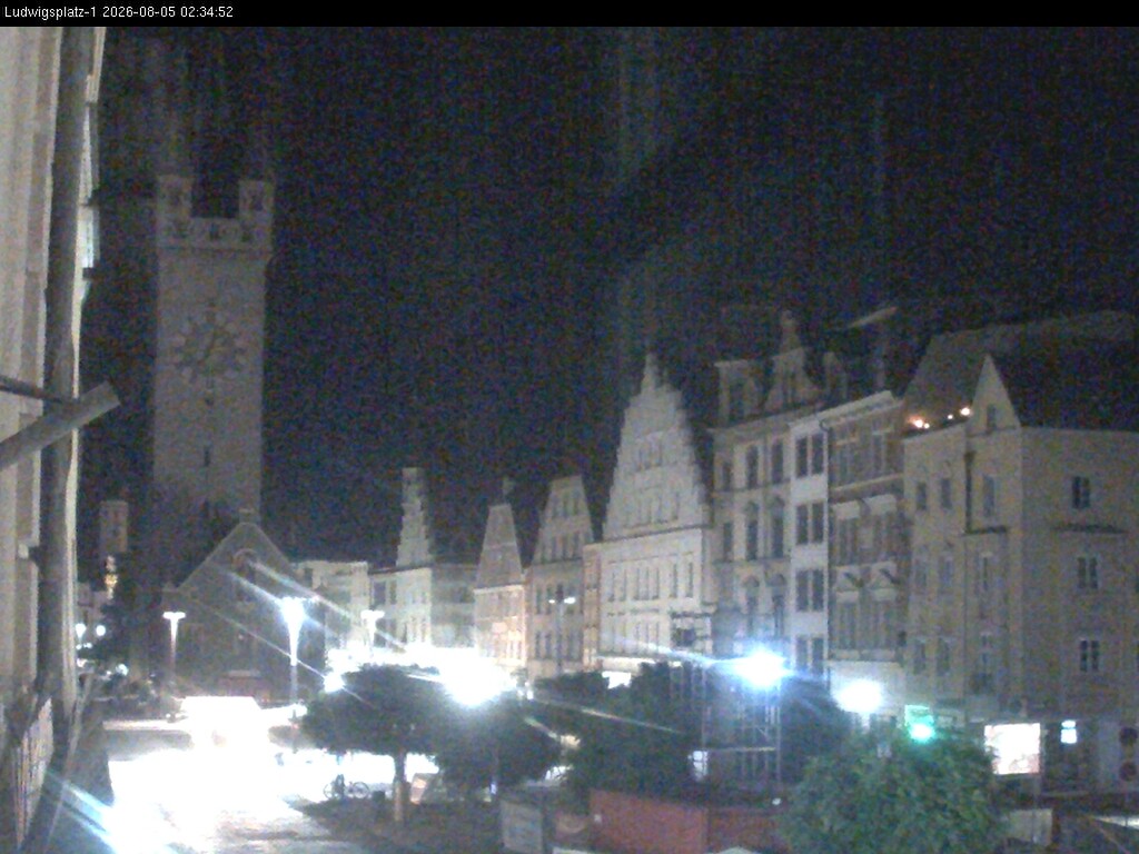 Archiv Foto Webcam Straubing: Blick auf den Stadtturm und Ludwigsplatz