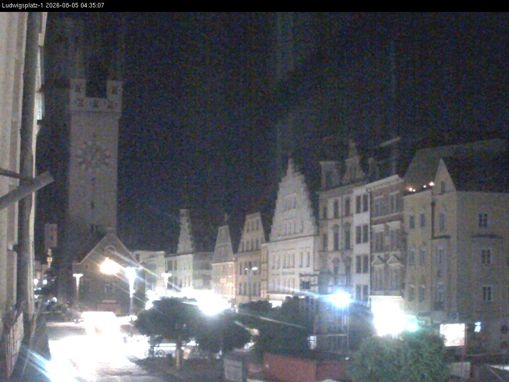 Archiv Foto Webcam Straubing: Blick auf den Stadtturm und Ludwigsplatz