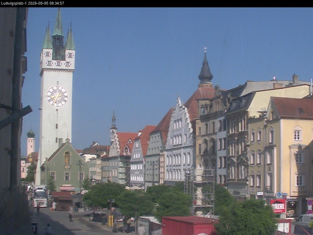 Archiv Foto Webcam Straubing: Blick auf den Stadtturm und Ludwigsplatz