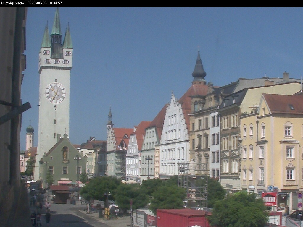 Archiv Foto Webcam Straubing: Blick auf den Stadtturm und Ludwigsplatz