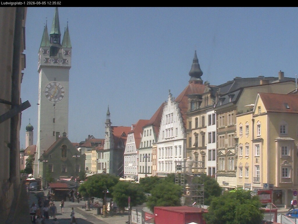 Archiv Foto Webcam Straubing: Blick auf den Stadtturm und Ludwigsplatz