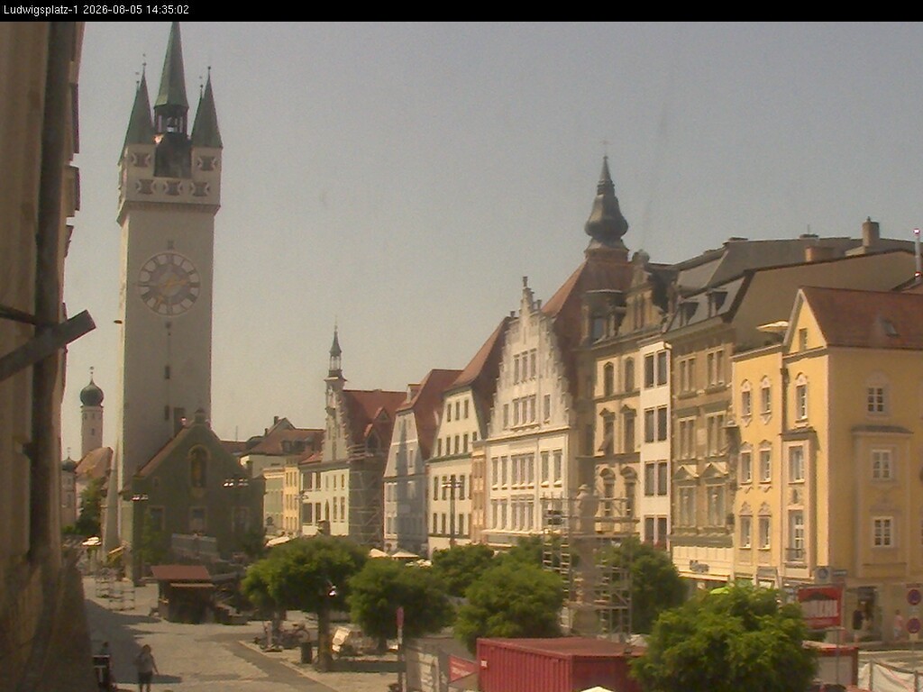 Archiv Foto Webcam Straubing: Blick auf den Stadtturm und Ludwigsplatz