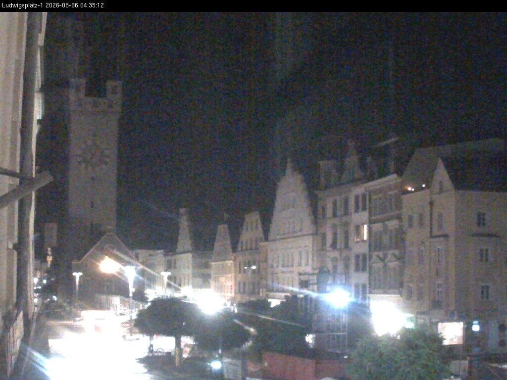 Archiv Foto Webcam Straubing: Blick auf den Stadtturm und Ludwigsplatz