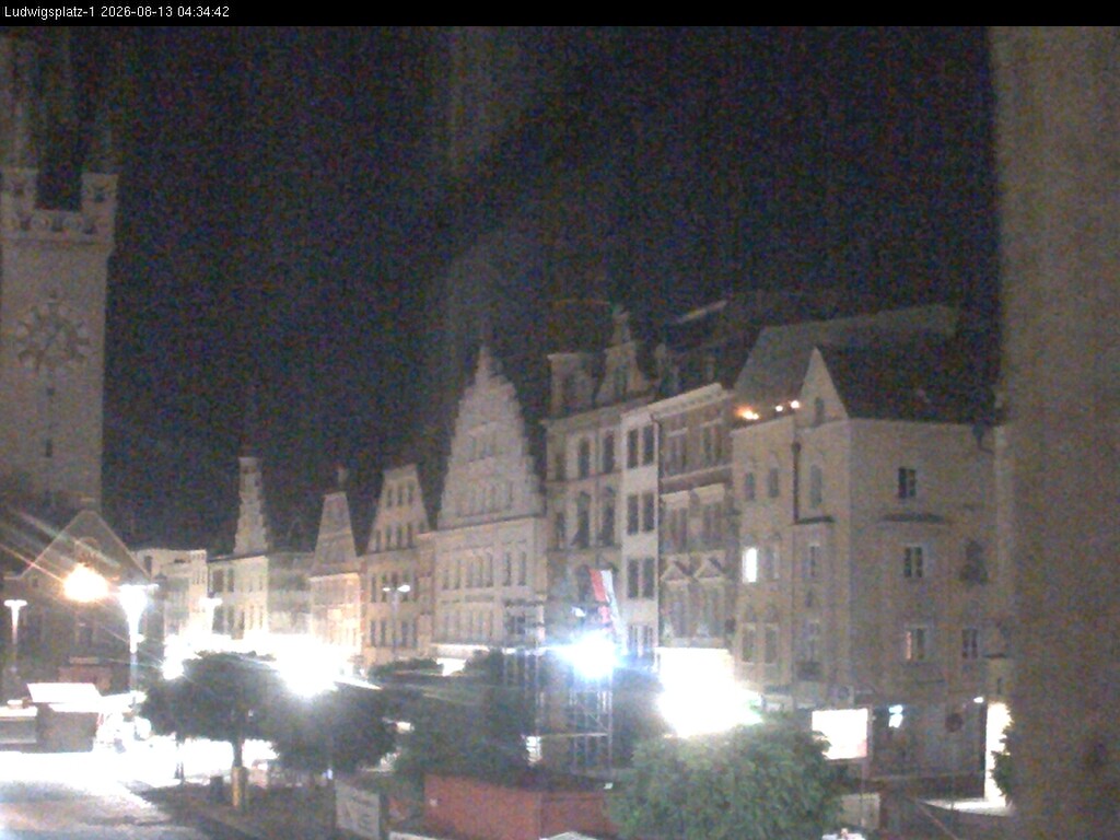 Archiv Foto Webcam Straubing: Blick auf den Stadtturm und Ludwigsplatz