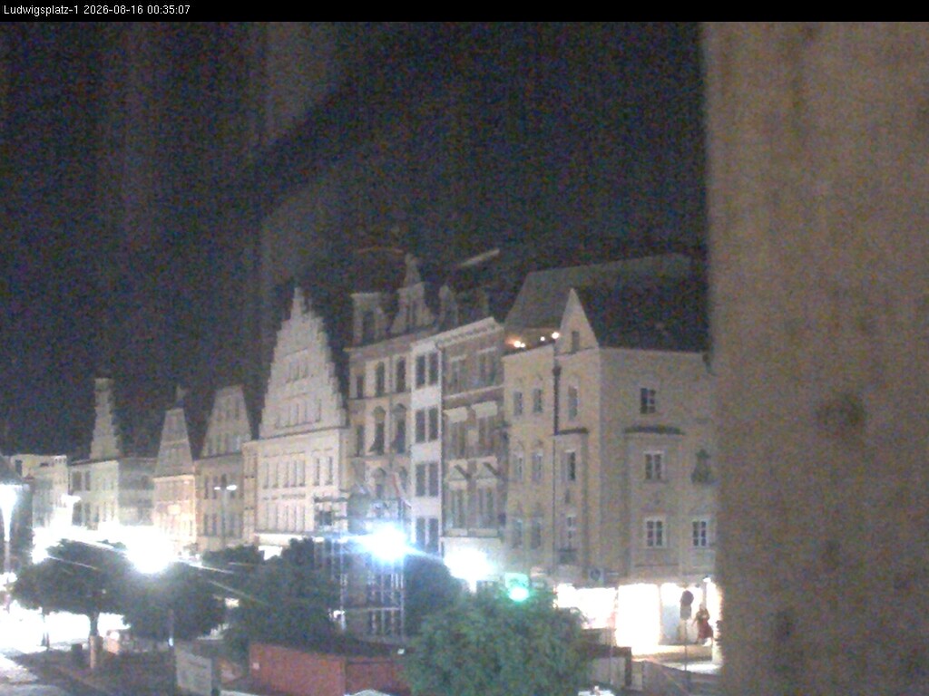 Archiv Foto Webcam Straubing: Blick auf den Stadtturm und Ludwigsplatz