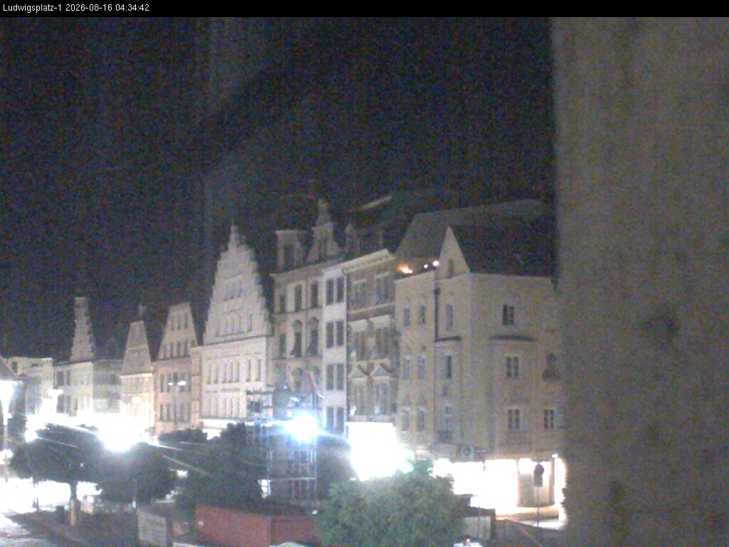Archiv Foto Webcam Straubing: Blick auf den Stadtturm und Ludwigsplatz