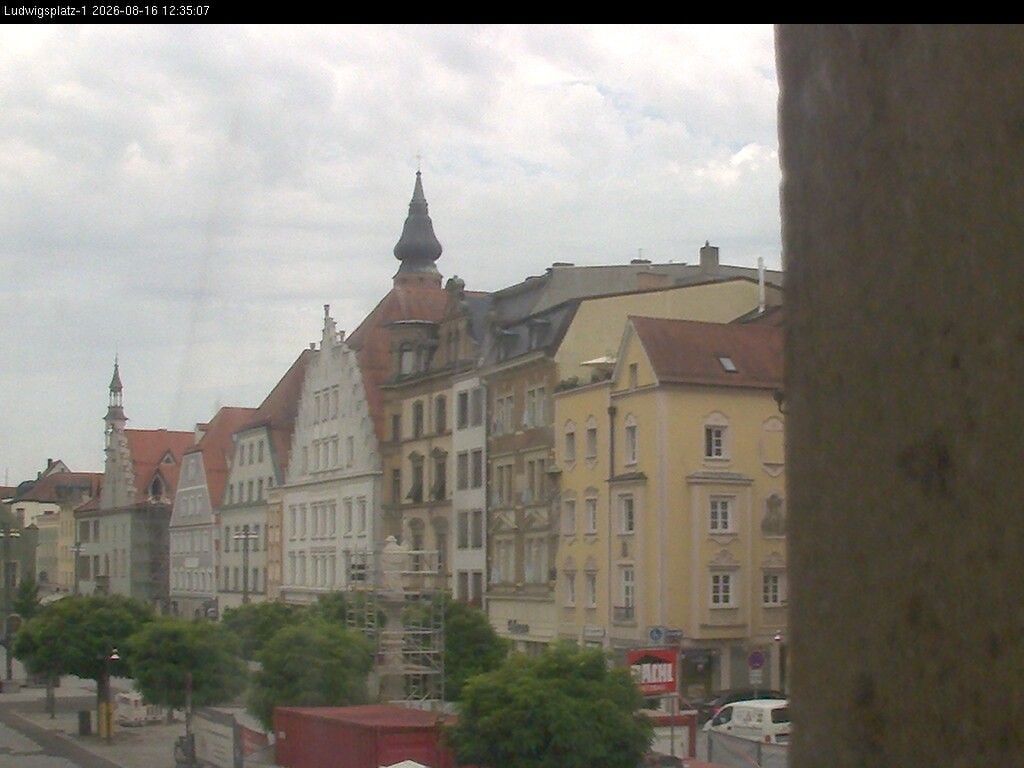 Archiv Foto Webcam Straubing: Blick auf den Stadtturm und Ludwigsplatz