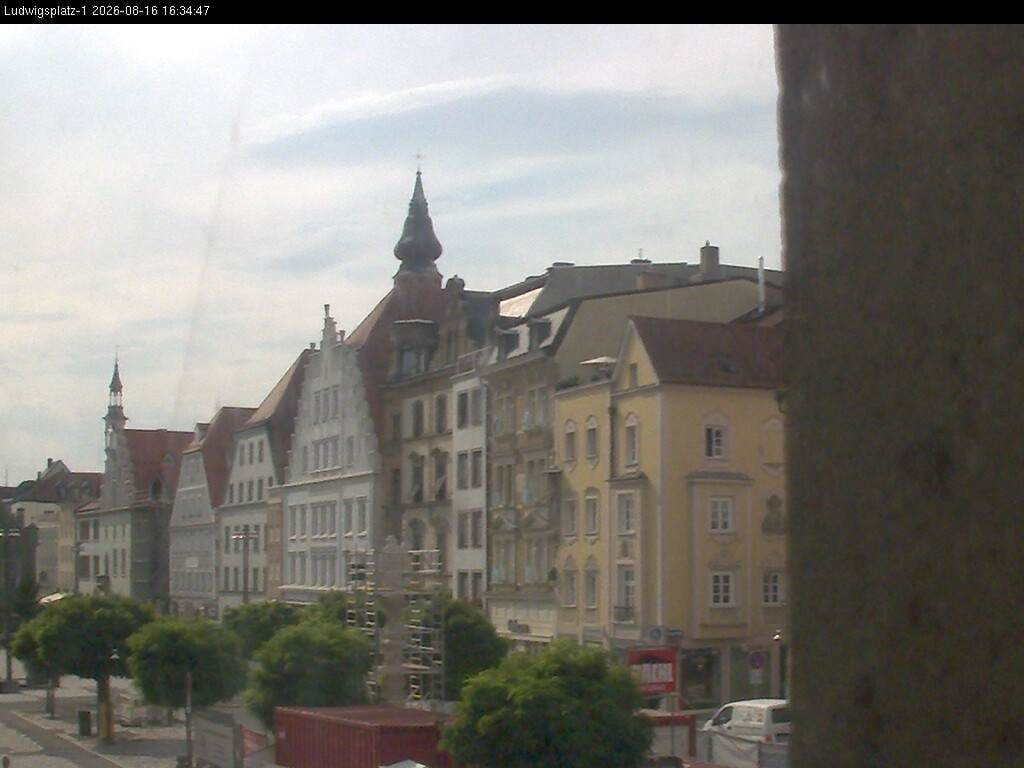 Archiv Foto Webcam Straubing: Blick auf den Stadtturm und Ludwigsplatz