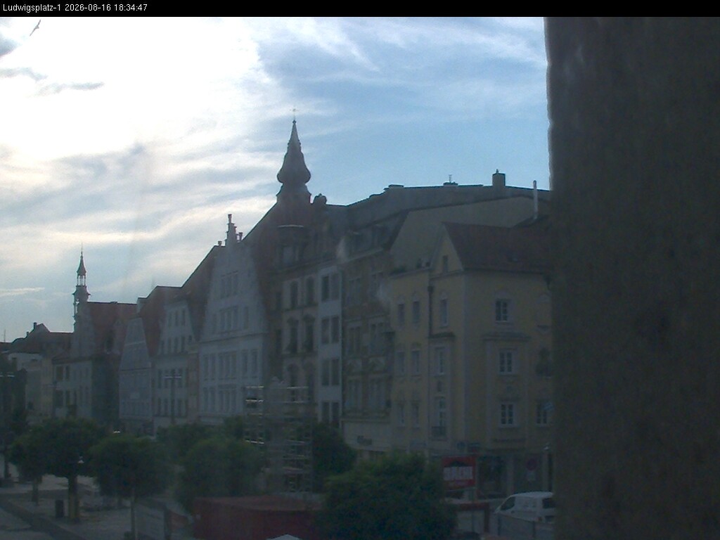 Archiv Foto Webcam Straubing: Blick auf den Stadtturm und Ludwigsplatz