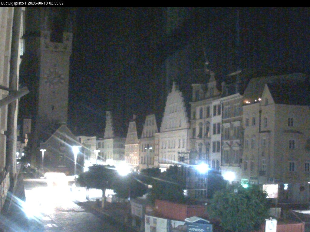 Archiv Foto Webcam Straubing: Blick auf den Stadtturm und Ludwigsplatz