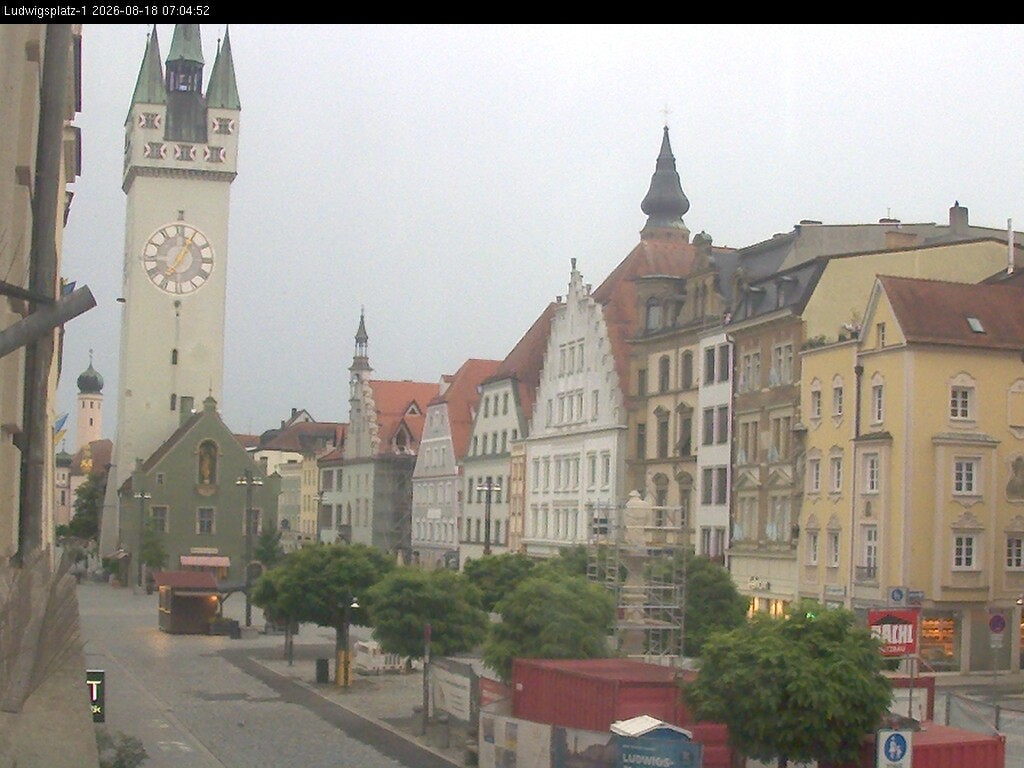 Archiv Foto Webcam Straubing: Blick auf den Stadtturm und Ludwigsplatz