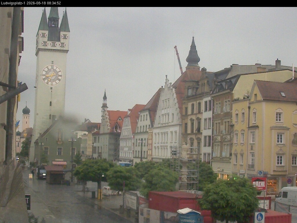Archiv Foto Webcam Straubing: Blick auf den Stadtturm und Ludwigsplatz