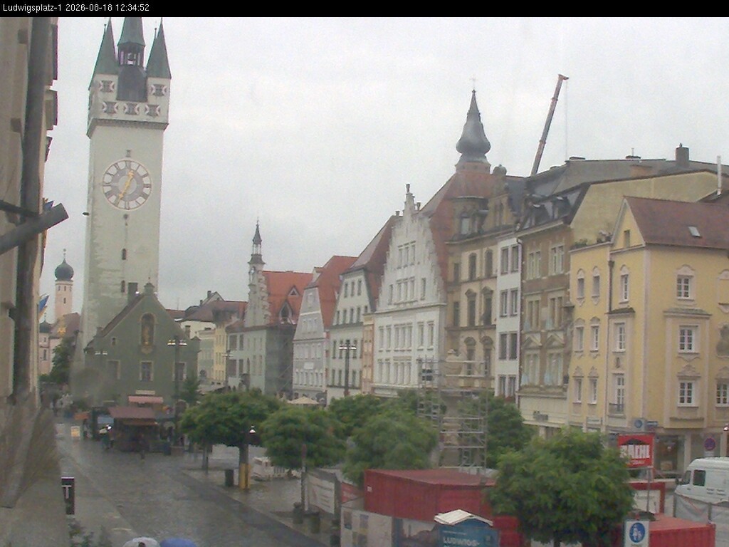 Archiv Foto Webcam Straubing: Blick auf den Stadtturm und Ludwigsplatz