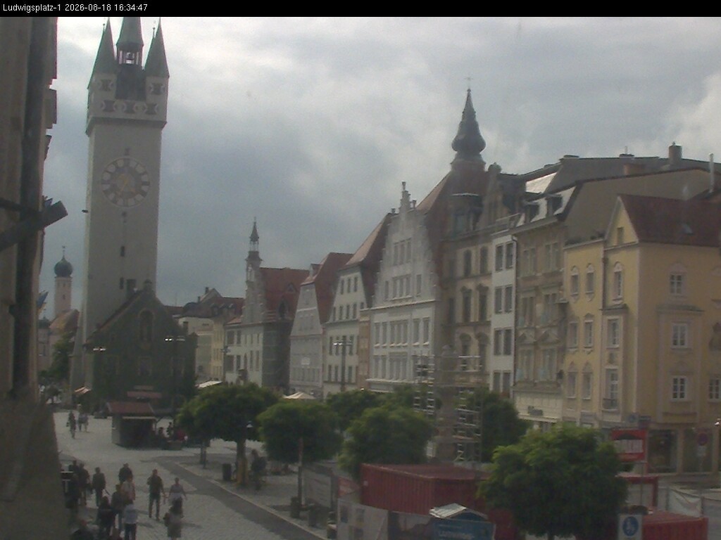 Archiv Foto Webcam Straubing: Blick auf den Stadtturm und Ludwigsplatz