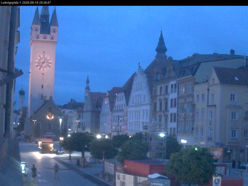 Archiv Foto Webcam Straubing: Blick auf den Stadtturm und Ludwigsplatz