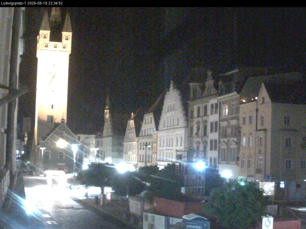 Archiv Foto Webcam Straubing: Blick auf den Stadtturm und Ludwigsplatz
