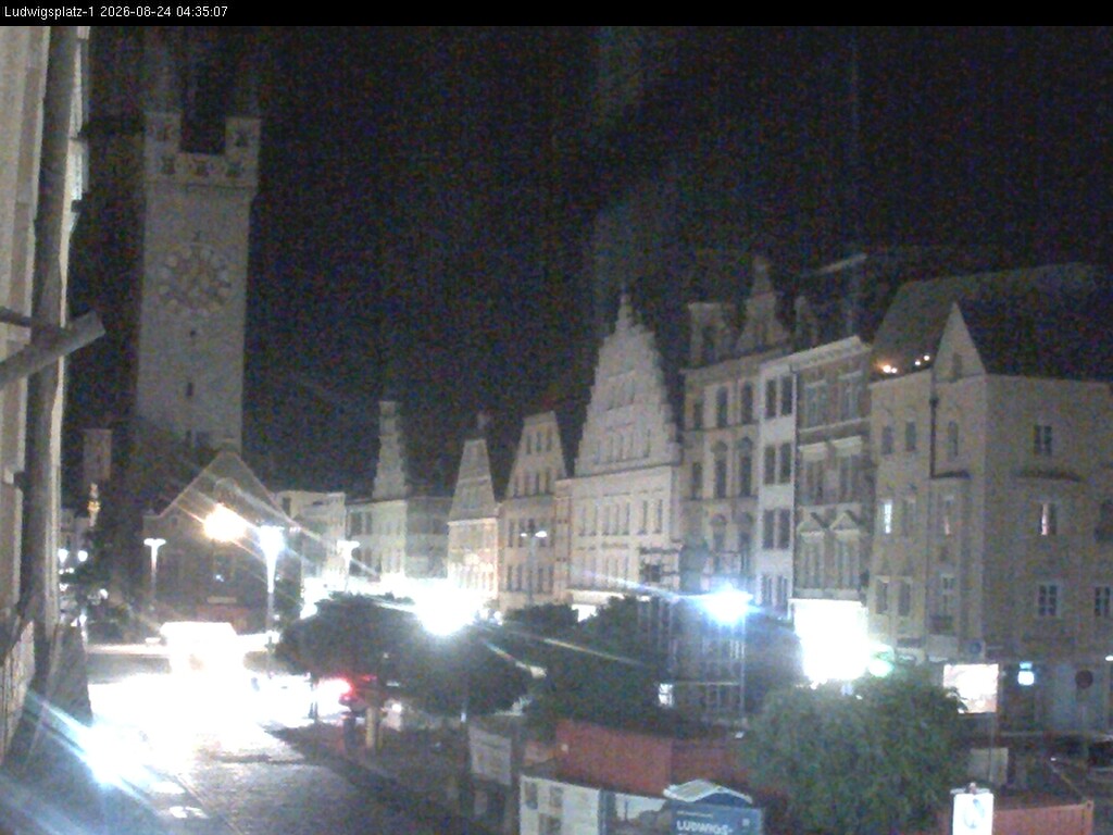 Archiv Foto Webcam Straubing: Blick auf den Stadtturm und Ludwigsplatz