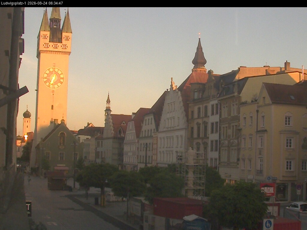 Archiv Foto Webcam Straubing: Blick auf den Stadtturm und Ludwigsplatz